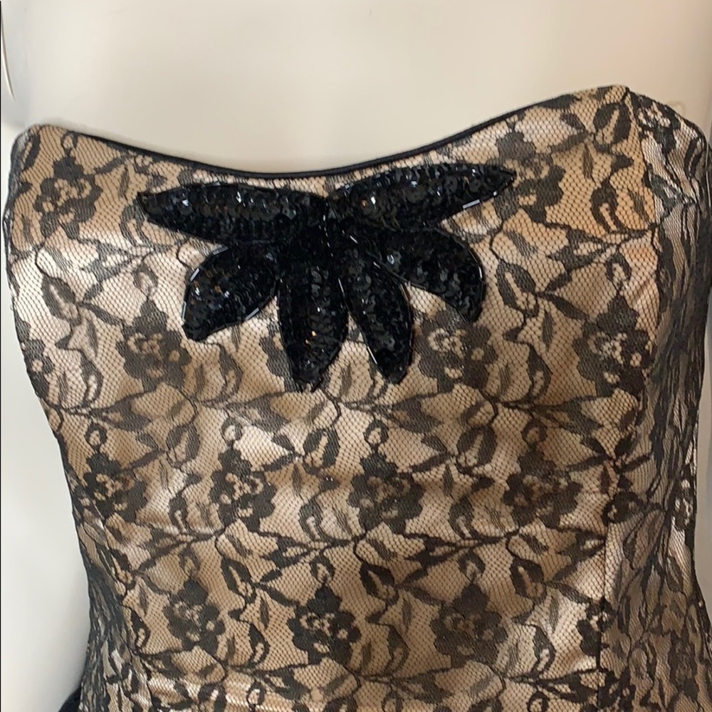Vintage Gunne Sax strapless lace and tulle dress needs work - Picture 4 of 15